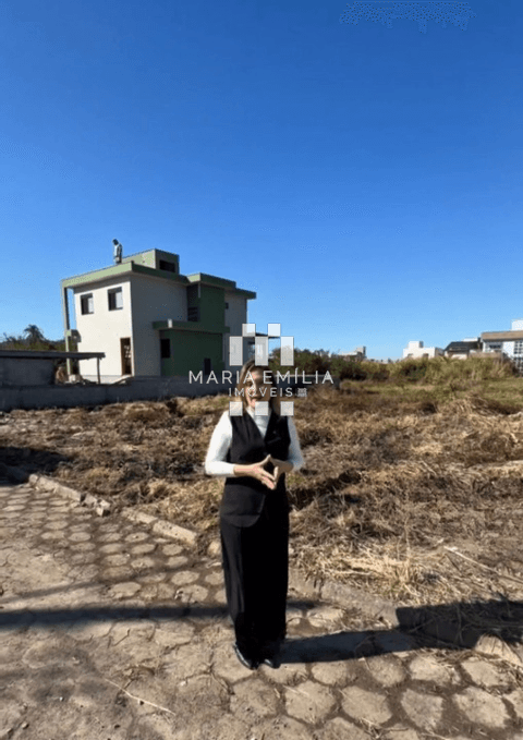 Terreno à venda em Florianópolis, Carianos, com 720 m²
