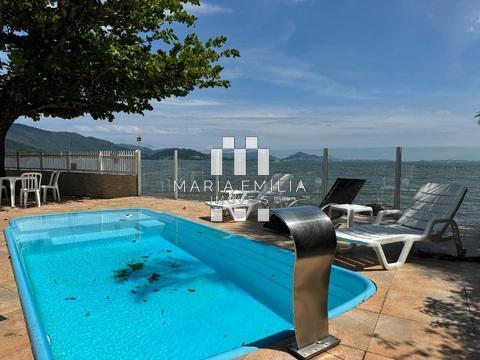 Casa à venda em Florianópolis, Sambaqui, com 6 suítes, com 298 m²